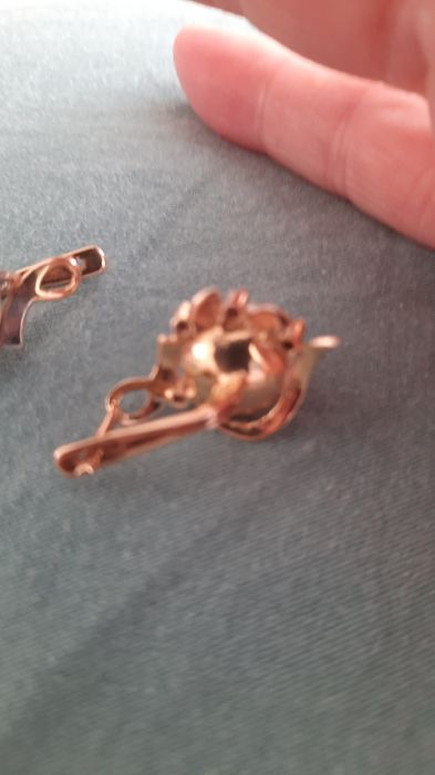 Серьги золотые  с бриллиантами