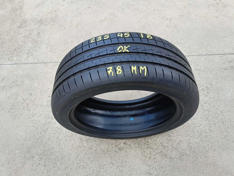 O anvelopa vara 235 45 18 vredestein ultrac vorti profil de 7,8 mm