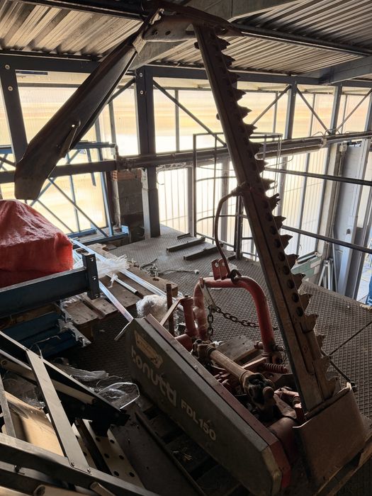 •	Cositoare Tonnutti tractor – bară cu cuțite