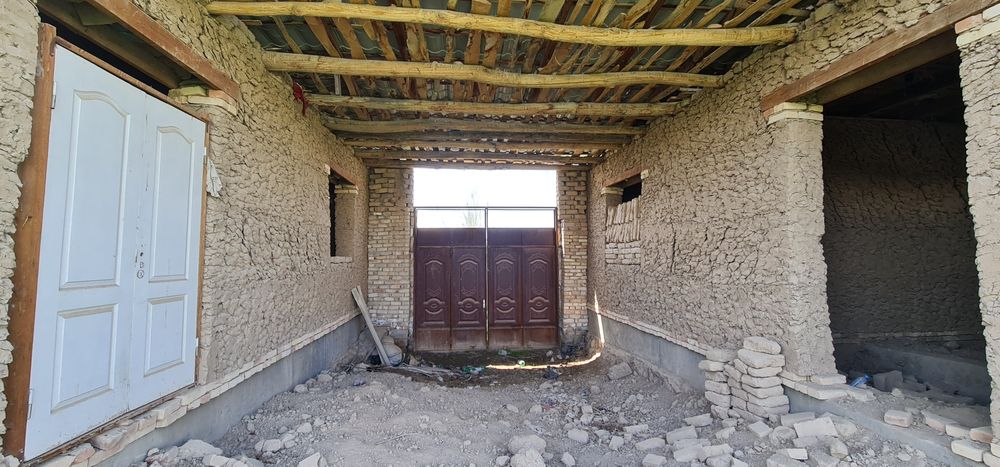 Uy sotiladi 5 suth Shahrisabz shaxar Yashil diyor Obod maxallasida