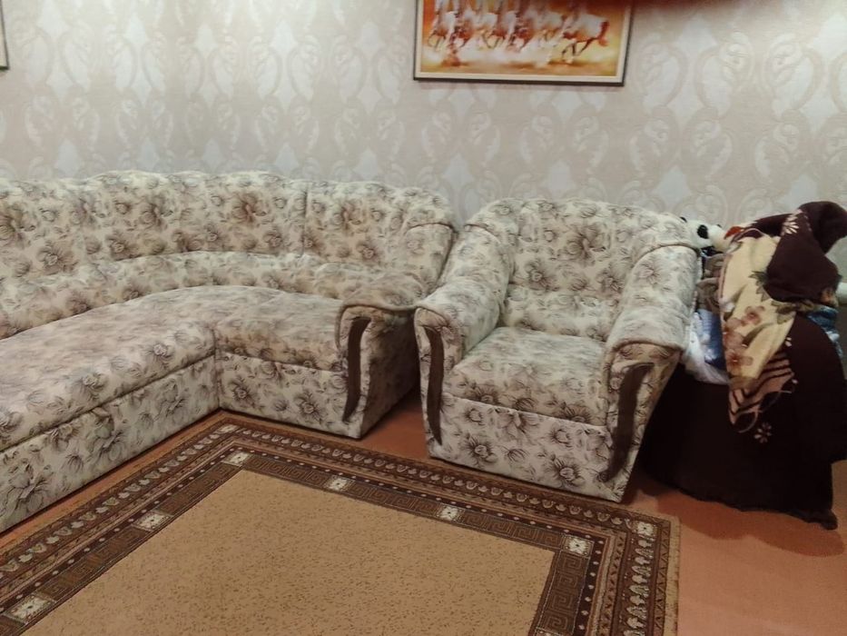 Продам диван угловой