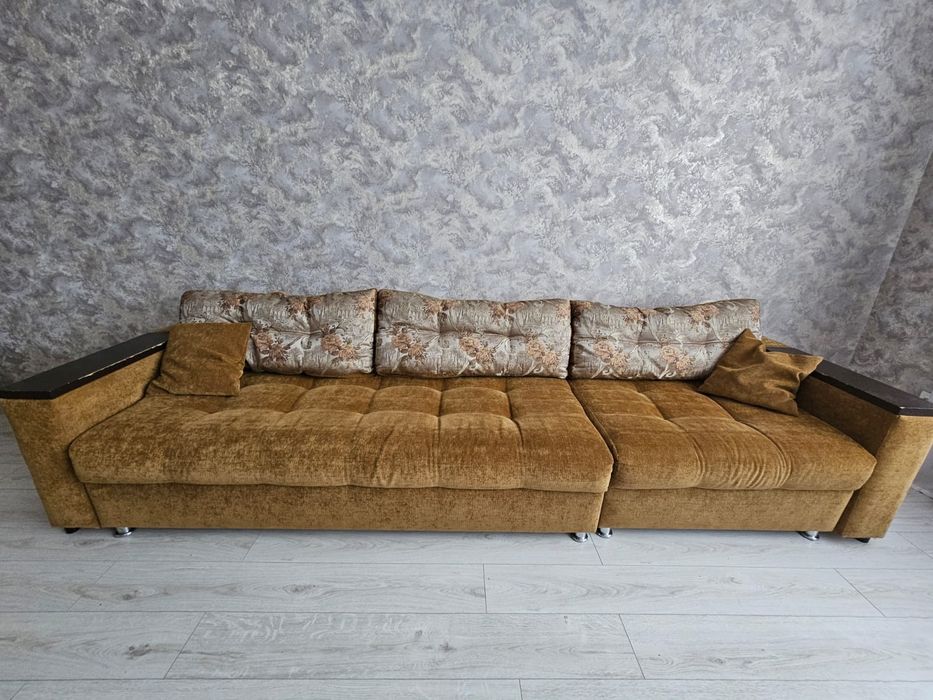 Продам диван в гостинную