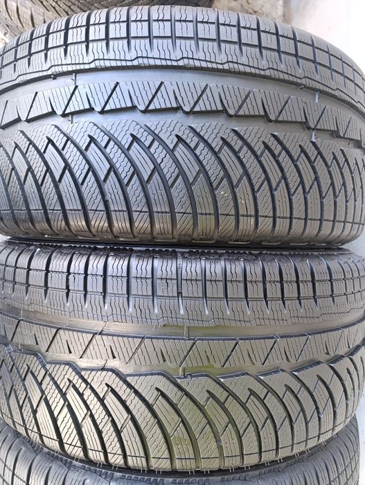Anvelope de iarnă 245 40 18 Michelin dot 2017