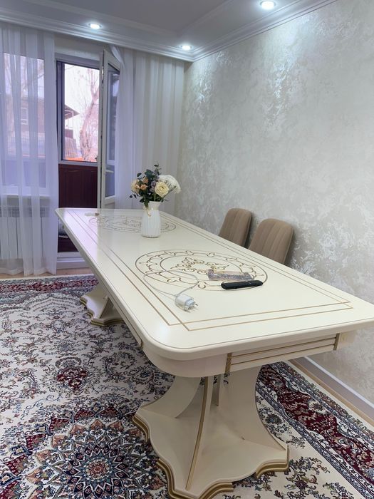 Новый стол для гостиной