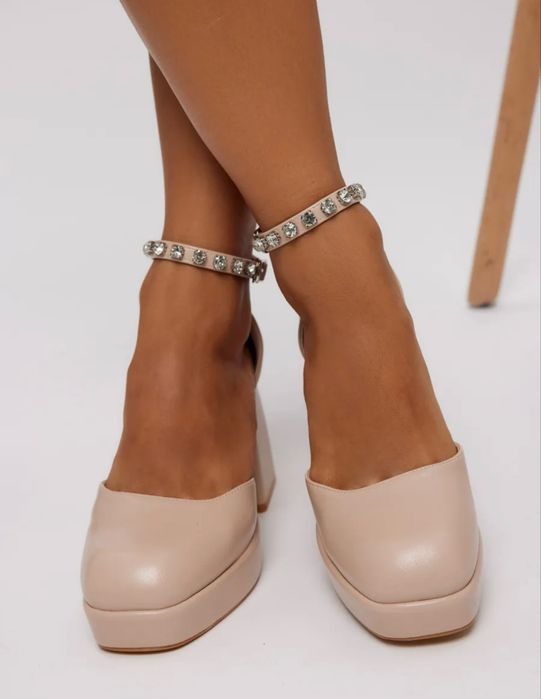 Продаю туфли женские bratz. 39,40 размер