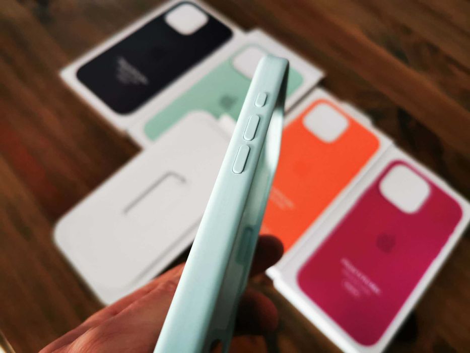 Husa silicon Magsafe + folie sticla ecran Iphone 16 / Pro / MAX / Plus