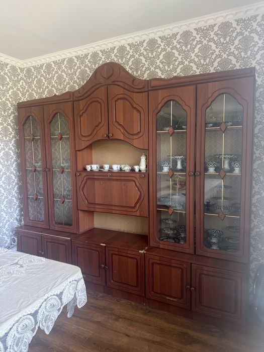 Продаётся стенка цена договорная