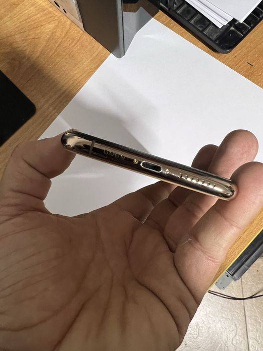 Продам iPhone 11 pro max
