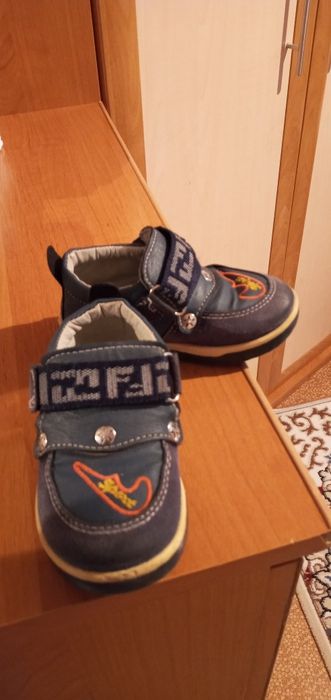 Продам детские ботиночки