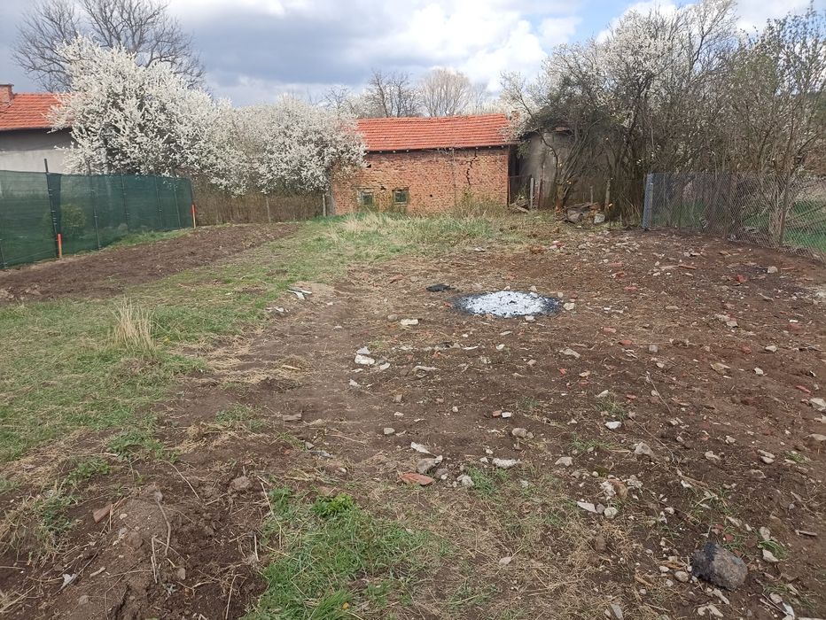 Продава се Урегулиран поземлен имот в село Алино! Софийска област!