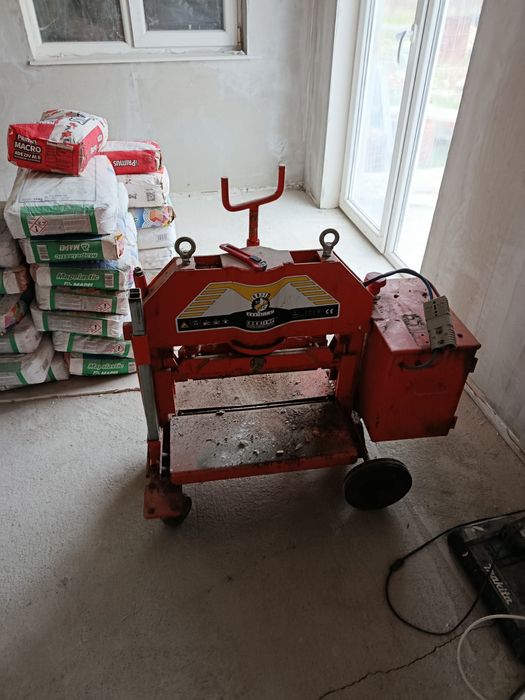 Taiator de pavaje piatra