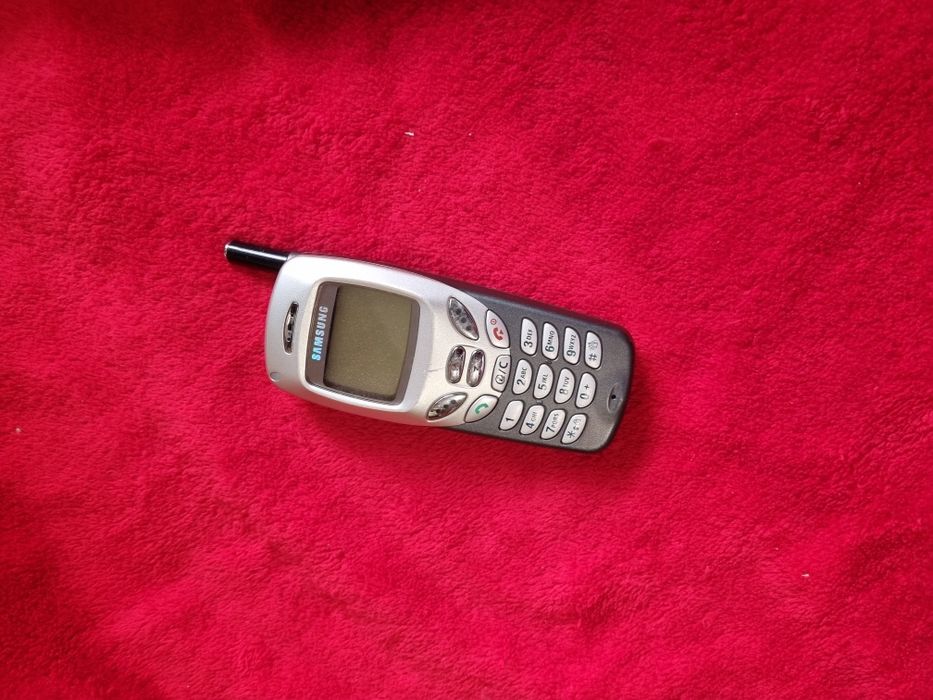 Telefon Samsung și sagem pentru colecție
