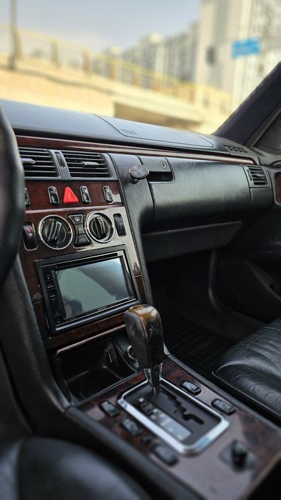 Продам машину w210