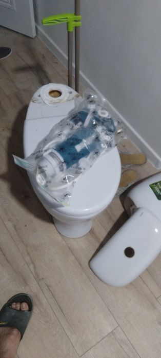 Продам Б/у Унитаз