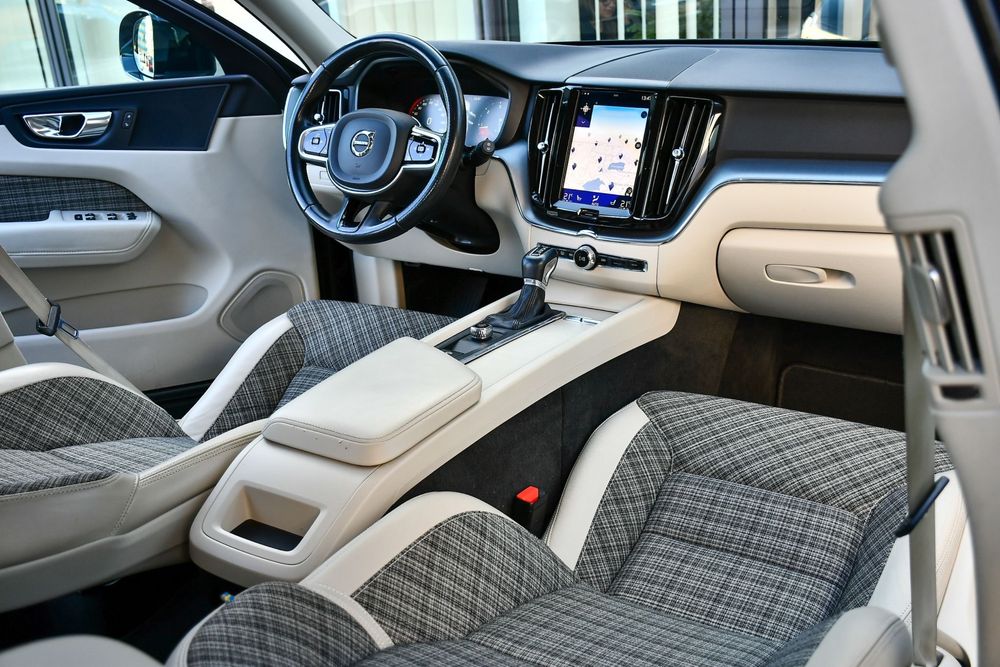 Volvo Xc 60 Momentul 2017 AWD Auto