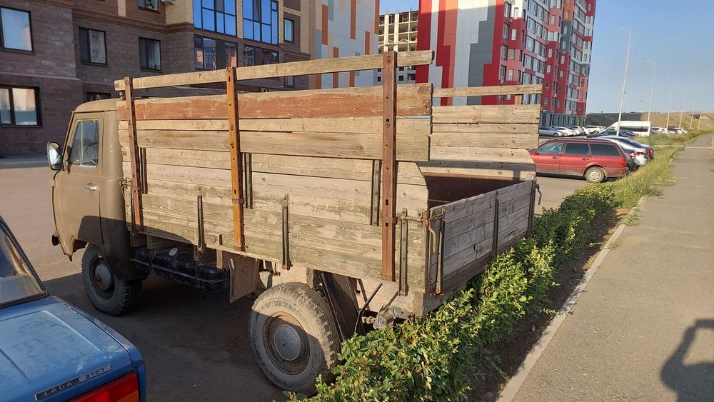 Продам машину УАЗ 3303