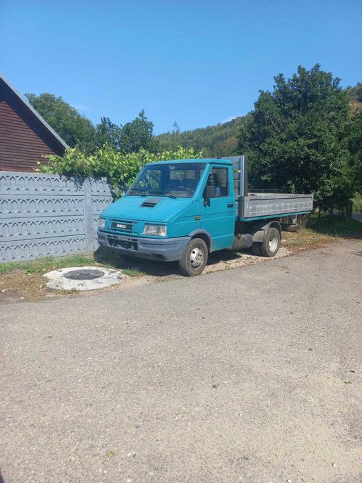 Inchiriez camionetă basculabilă