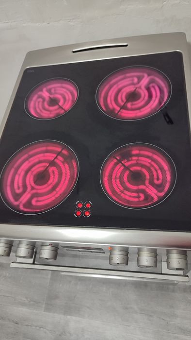 Продается электро.плита Hansa