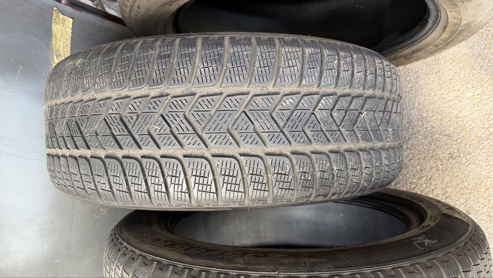 Зимни гими 235/55/19  101V Dot 2022 PIRELLI