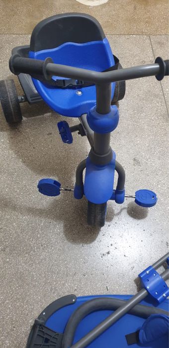 Tricicleta cu pedale si umbrela