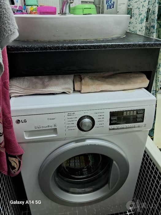 Kir mashina va rakovina uchun podstavka