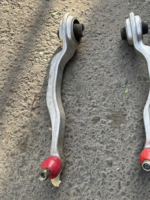 Продам нижнюю кривую тягу оригинал новая
