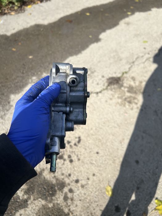 Вакуум помпа за пасат b5.5 1.9 131 коня AWX