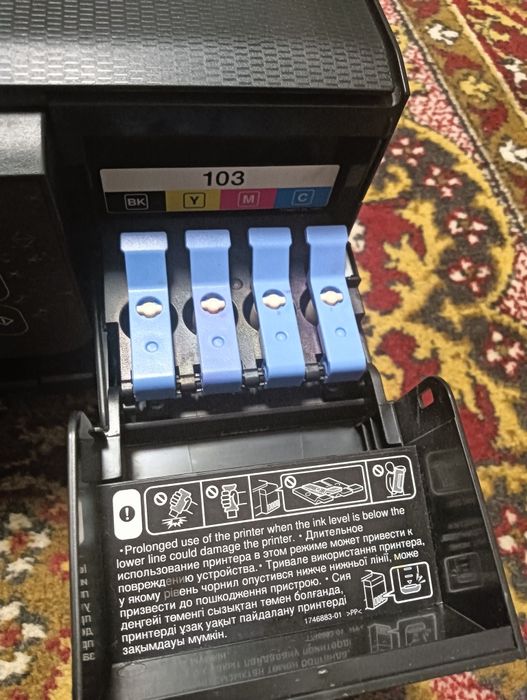 Продам на запчасти Epson EcoTank L3260 принтер,