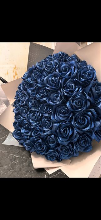 Розы из атласных лент