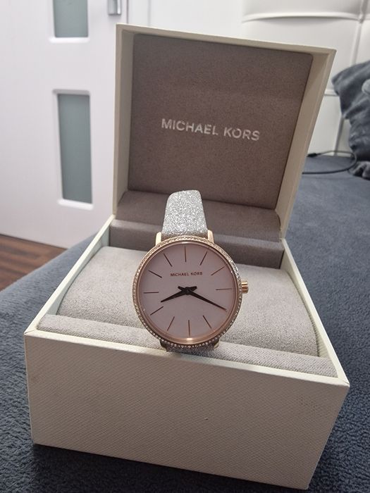 Ceas Michael Kors original – nepurtat – cu curele/accesorii extra