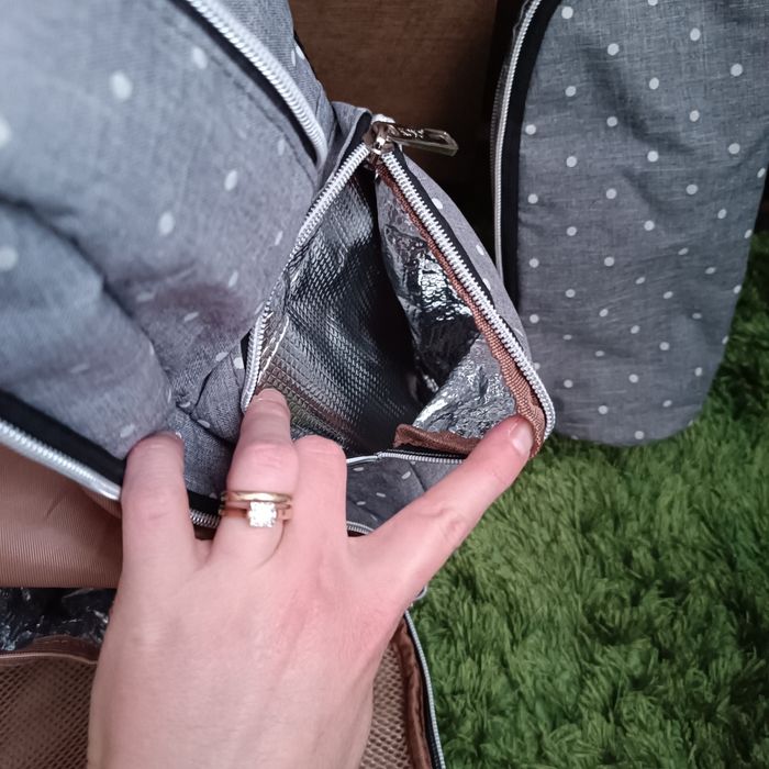 Ghiozdan pentru mama și bebe