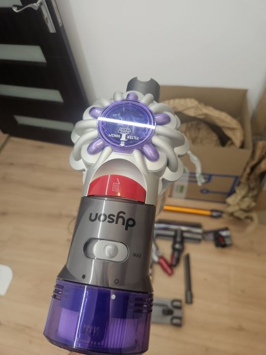 Dyson V8 Absolute – Aspirator Vertical Fără Fir | CA NOU |
