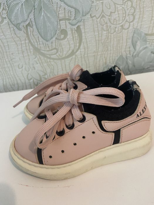 Кросовки на девочку  22 размера