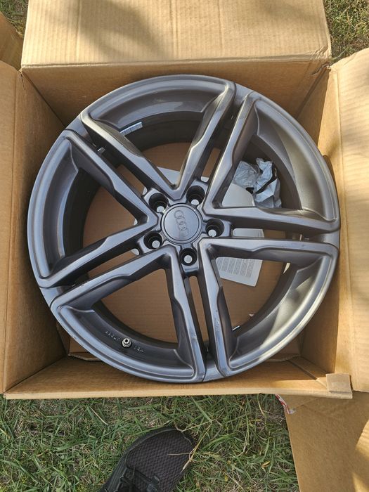 Jante audi R18 2 din ele sunt crapate