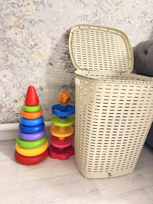 Отдам игрушки за 4тыс с корзиной