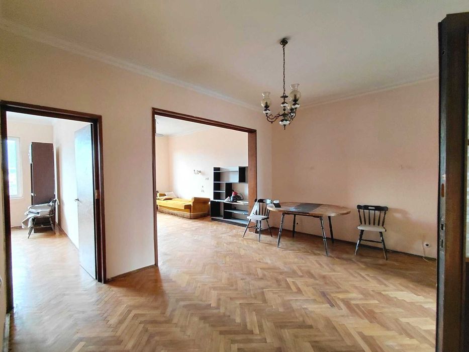 Дава се под наем Тристаен апартамент в София, Център - 120 кв.м за 600 € - Снимка #10