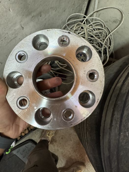 Фланци 5х130 35 мм нови