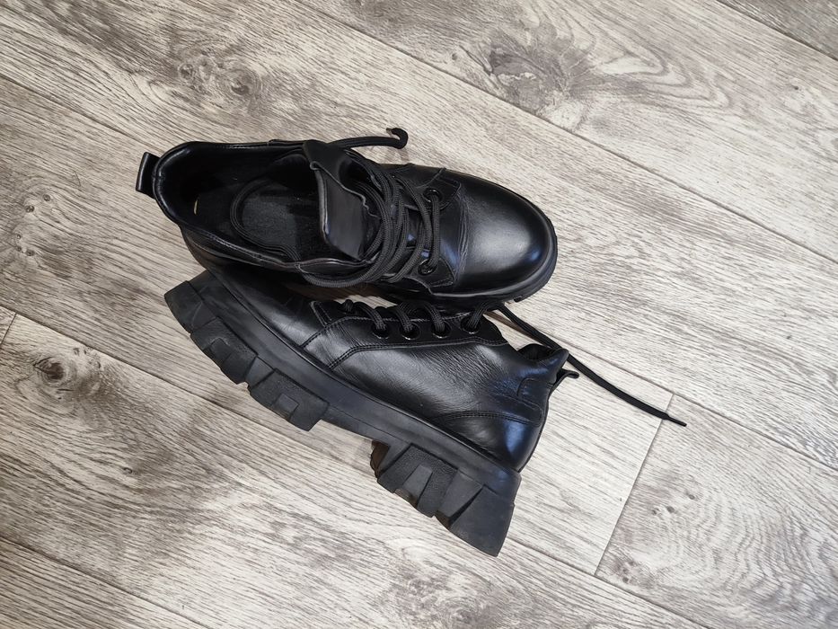 Продам ботинки осень -весна