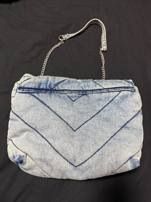 Нови чанти Zara, Guess и други