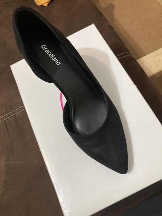 Pantofi stiletto
