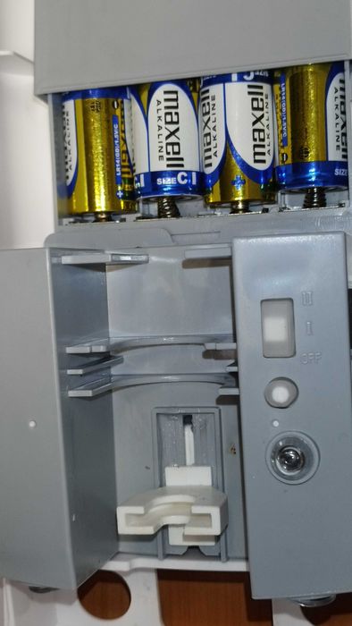 Автоматичен диспенсър HMI experience and quality за дезинфектанти