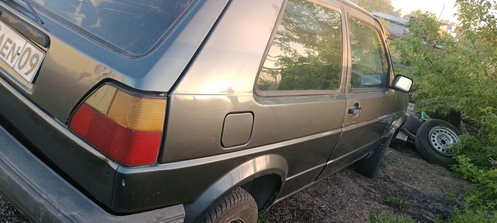 Продаю golf 2 состояние средняя требует ремонт на ходу кому надо то до
