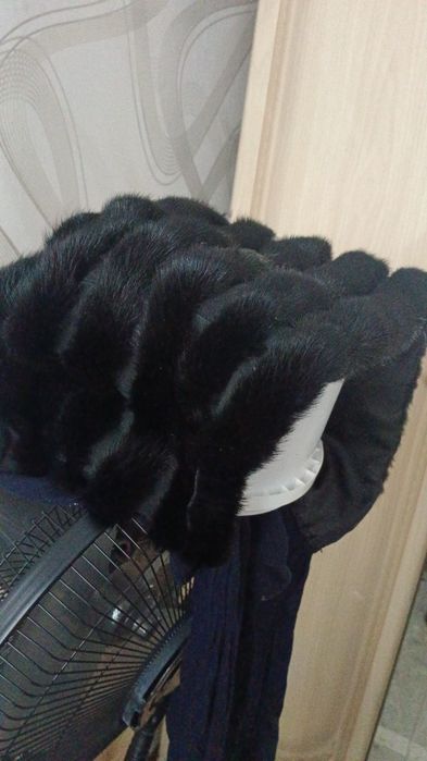 Продам стол 20тыс стол книжка 40мын.