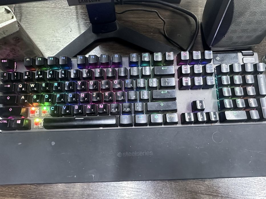 Продам клавиатуру Apex7