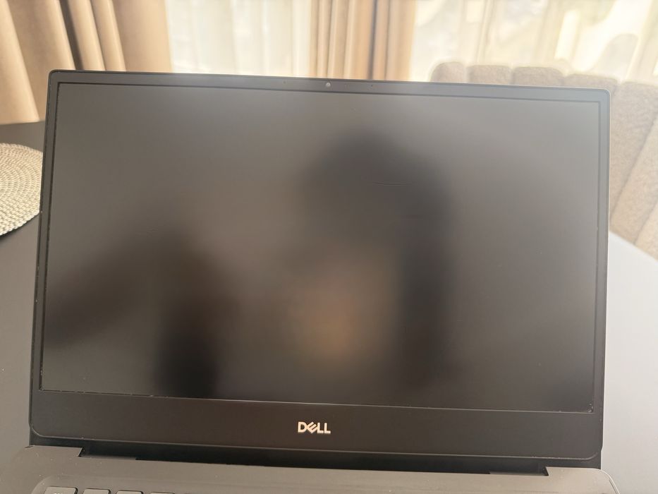 Лаптоп Dell Vostro 5490