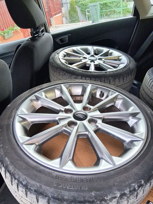 Vand patru  roti  jenti pe 17 pt ford