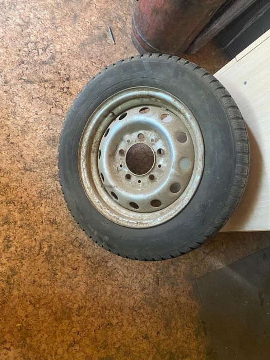 Резина с дисками на ниву 195/65R15