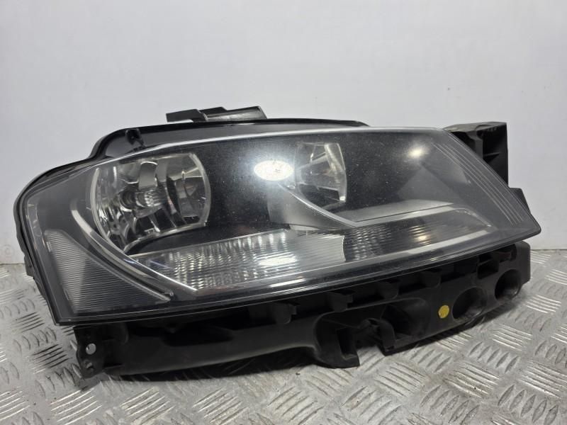 Far dreapta cu suport Audi A3 facelift 8P1