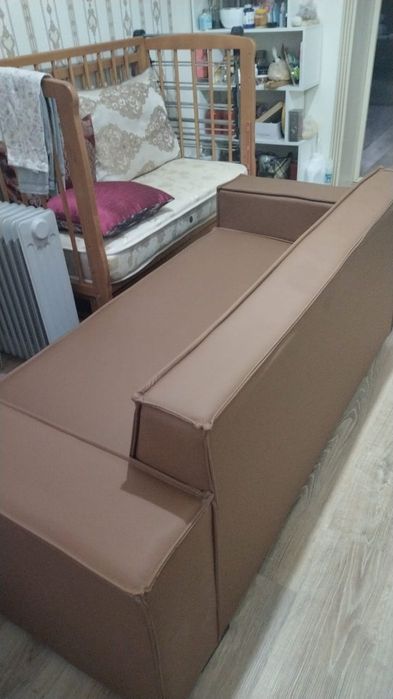 Кожаный диван новый