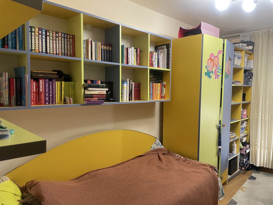 Vand mobilier copii, tineret